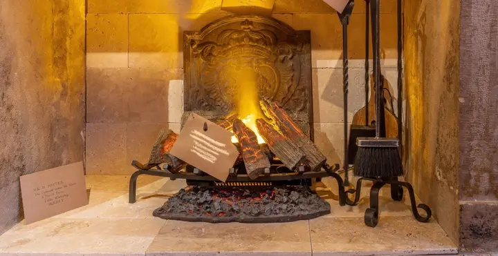La cheminée allumée